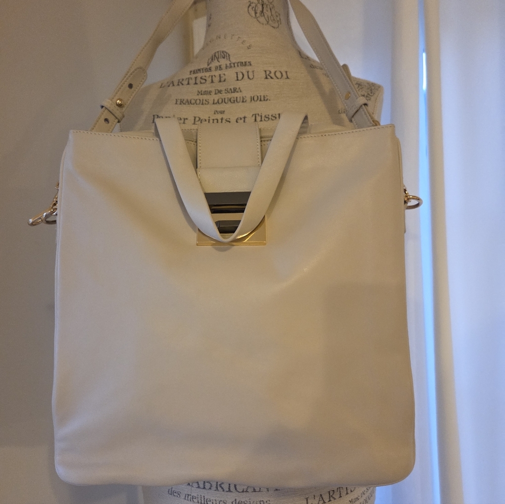 BADGLEY MISCHKA Plush Soft Cream Leather Lock Twist Closure Lg Side Zip Handbag